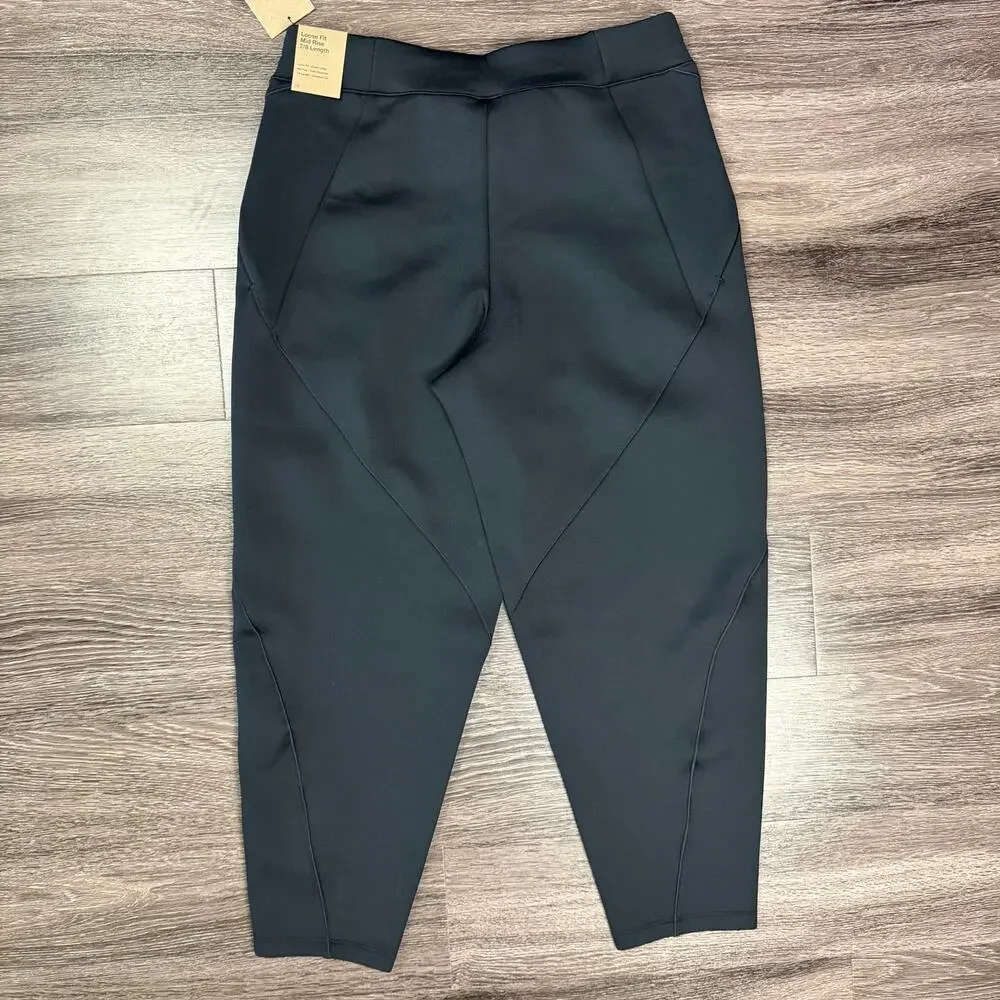 Nike Universa Jogger Women's Medium Black Dri-Fit Mid Rise Loose 7/8 NEW w Tags